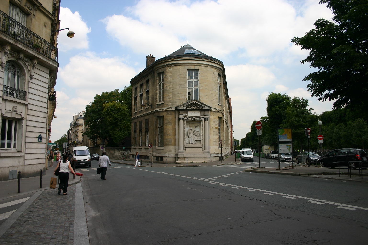 Stéphane Tarnier's monument, Paris (1).JPG